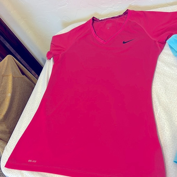 NIKE, FILA & AVIA Tops 2 Pink & 1 turquoise. Bundle of 3 Dri Fit tops. Sz large - Picture 2 of 14